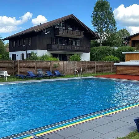 Mit Schoener Sonnenterrasse Im Reichenbach F15 *
